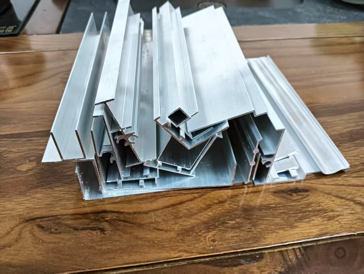 landyqfy's tweet image. Master Your Indoor Climate: The Ultimate Guide to Air Grilles &amp;amp; Diffusers! 🌬️

👉 Read the full article here: guangyanalu.com/the-ultimate-g…

#AirGrille #AirDiffuser #HVAC #Ventilation #IndoorAirQuality #UAE #Construction #Engineering #FacilityManagement #GuangyanAlu