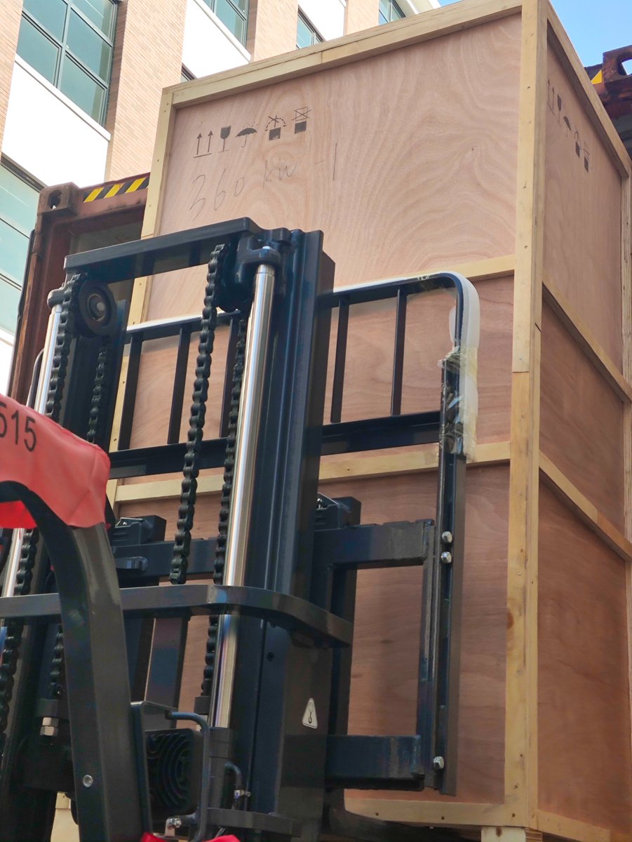 ener_nova's tweet image. 🎉 Successfully loaded and ready to ship!
This batch of DC charging stations has been perfectly loaded and is about to be delivered to our partner.
📦 Every detail has been rigorously controlled to ensure safe and timely delivery!
#enernova #evchargingstation #EVChargingSolutions