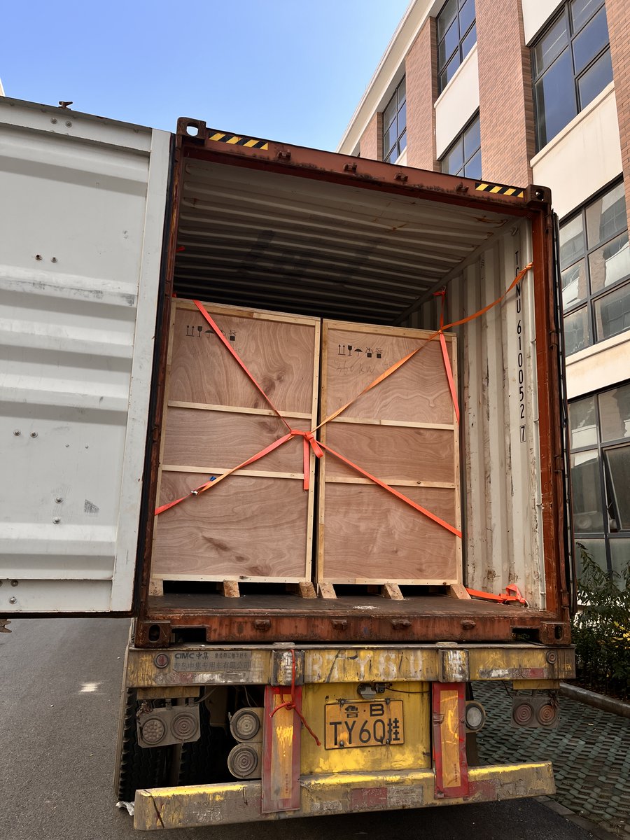 ener_nova's tweet image. 🎉 Successfully loaded and ready to ship!
This batch of DC charging stations has been perfectly loaded and is about to be delivered to our partner.
📦 Every detail has been rigorously controlled to ensure safe and timely delivery!
#enernova #evchargingstation #EVChargingSolutions