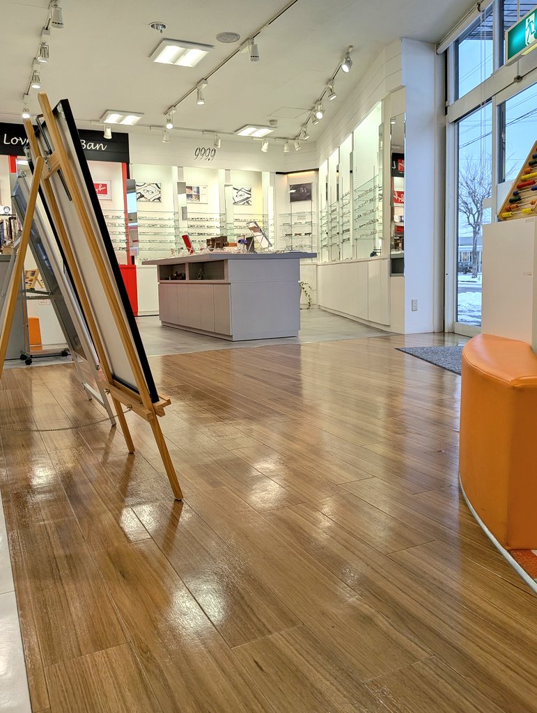 SIOJIRIpowers's tweet image. 床をピカピカにして貰いました！なんだかテンションが上がります😄