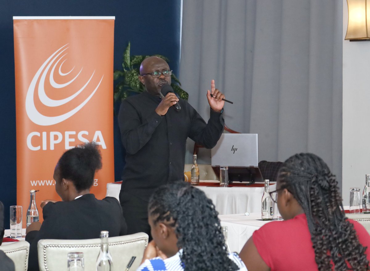 cipesaug's tweet image. The 🇺🇬Uganda Capacity Building Workshop on Data Governance.
&quot;The duality of data. Data has a lot of positives and for those to be realised, we must address the negatives like privacy infringements and the spread of disinformation.&quot; Dr. Wairagala Wakabi, CIPESA.
#DataGovernance…