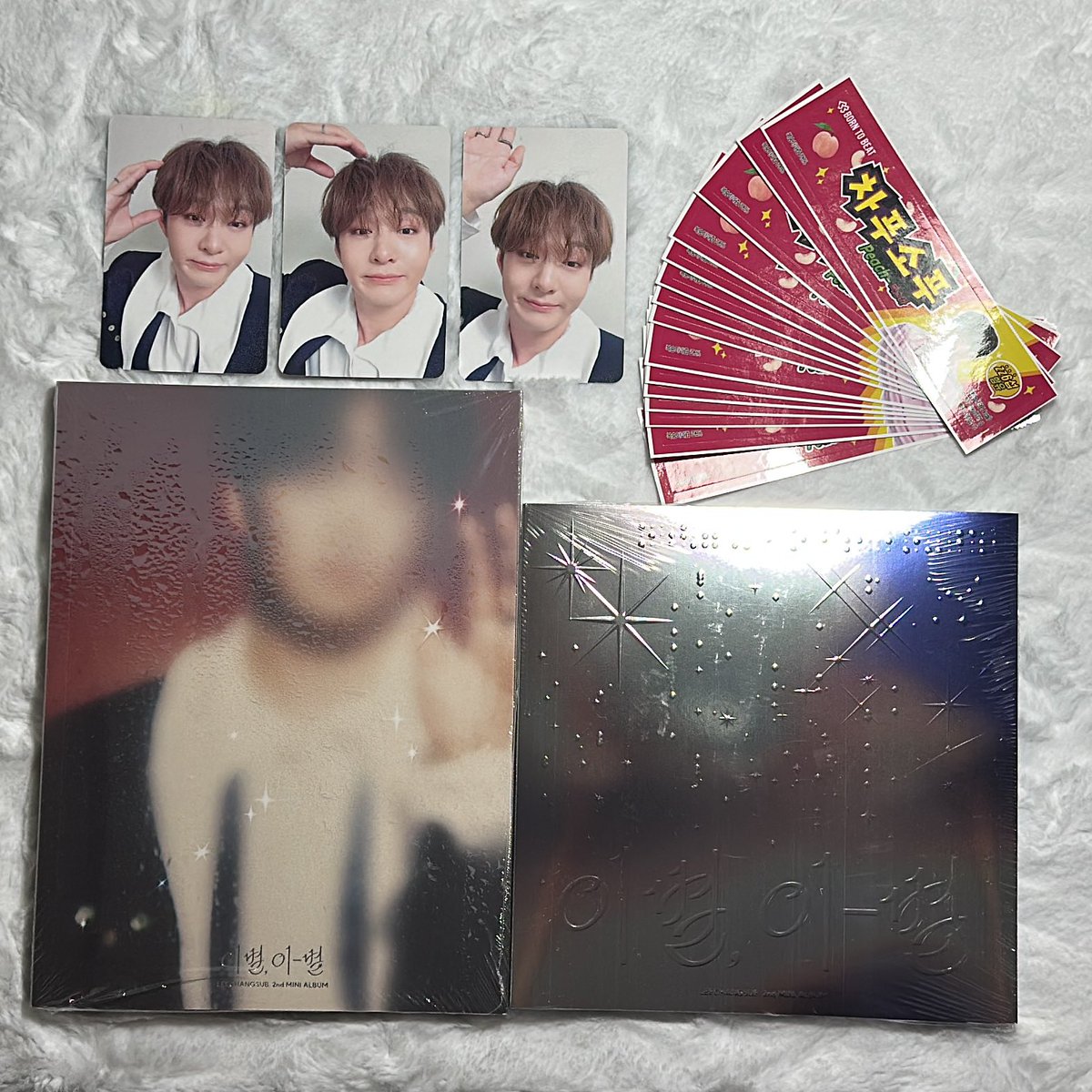 lcsub_zz6's tweet image. 이창섭 미니팬밋업 미공포 이벤트 🩵

• #RT + #Follow

한분 추첨하여 사진 속 구성 모두 다 드려요 😉
rt와 팔로우를 해주셔야 이벤트 참여가 됩니다!

앨범은 미개봉이며 도무송은 15장입니다..🫶🏻
택배비는 본인 부담해주셔야 합니다!

11/22에 당발합니다 🎉