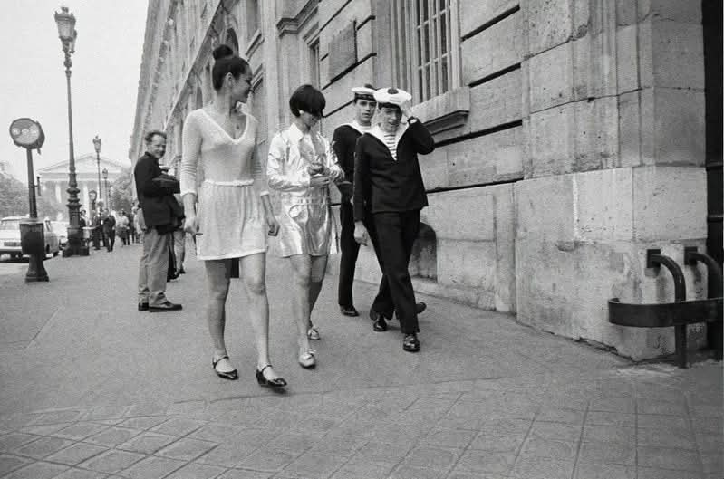 📸 Jacques-Henri Lartigue. 
Rue Royale 
1966. Paris 8e