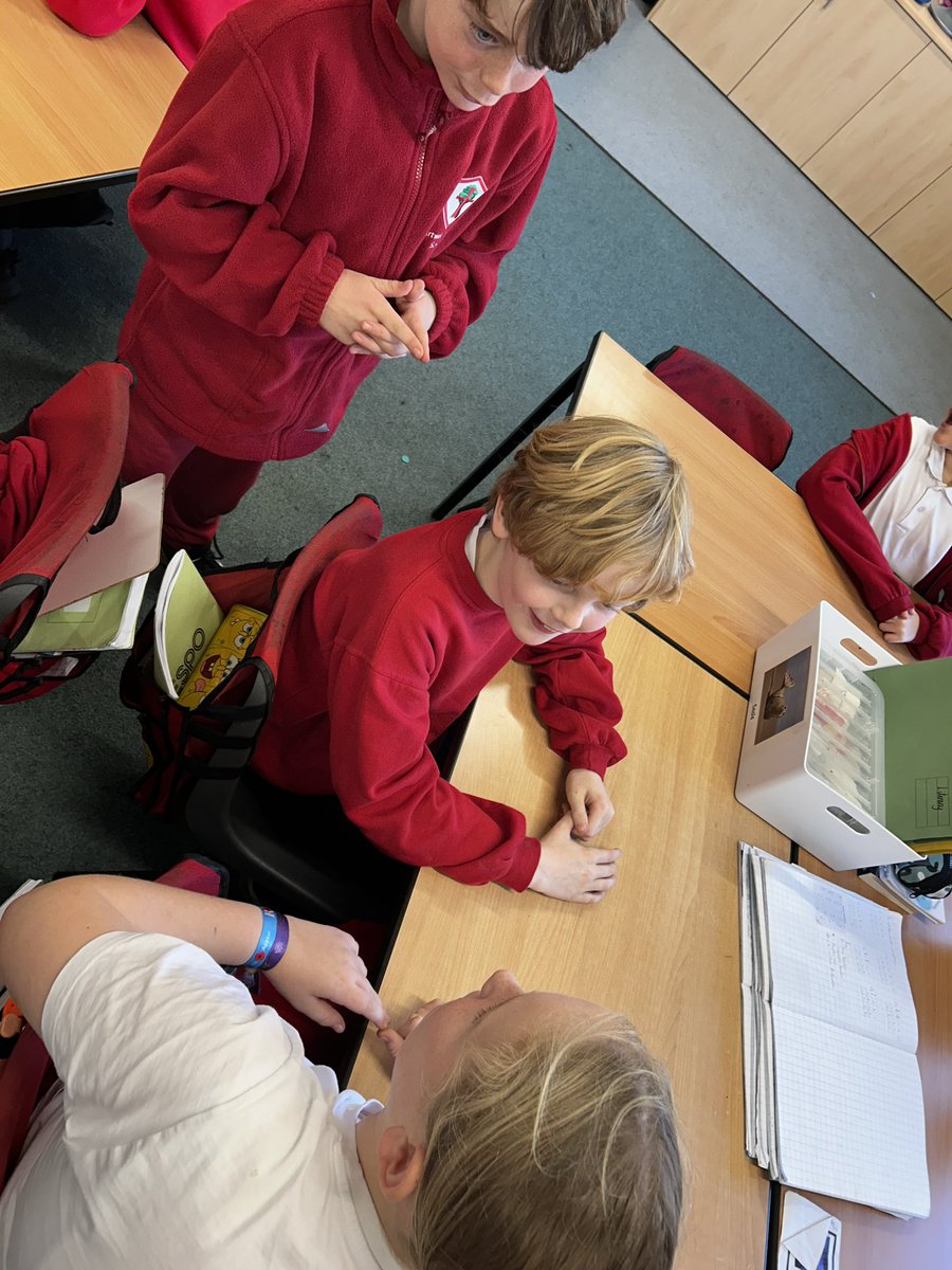 Here are Year Five in their PSHE lesson. This week, as well as the PSHE focus, we introduced our first Oracy strand - Physical. This strand focuses on the ways that we can learn from and how to talk physically, such as keeping eye contact and speaking at an appropriate volume.