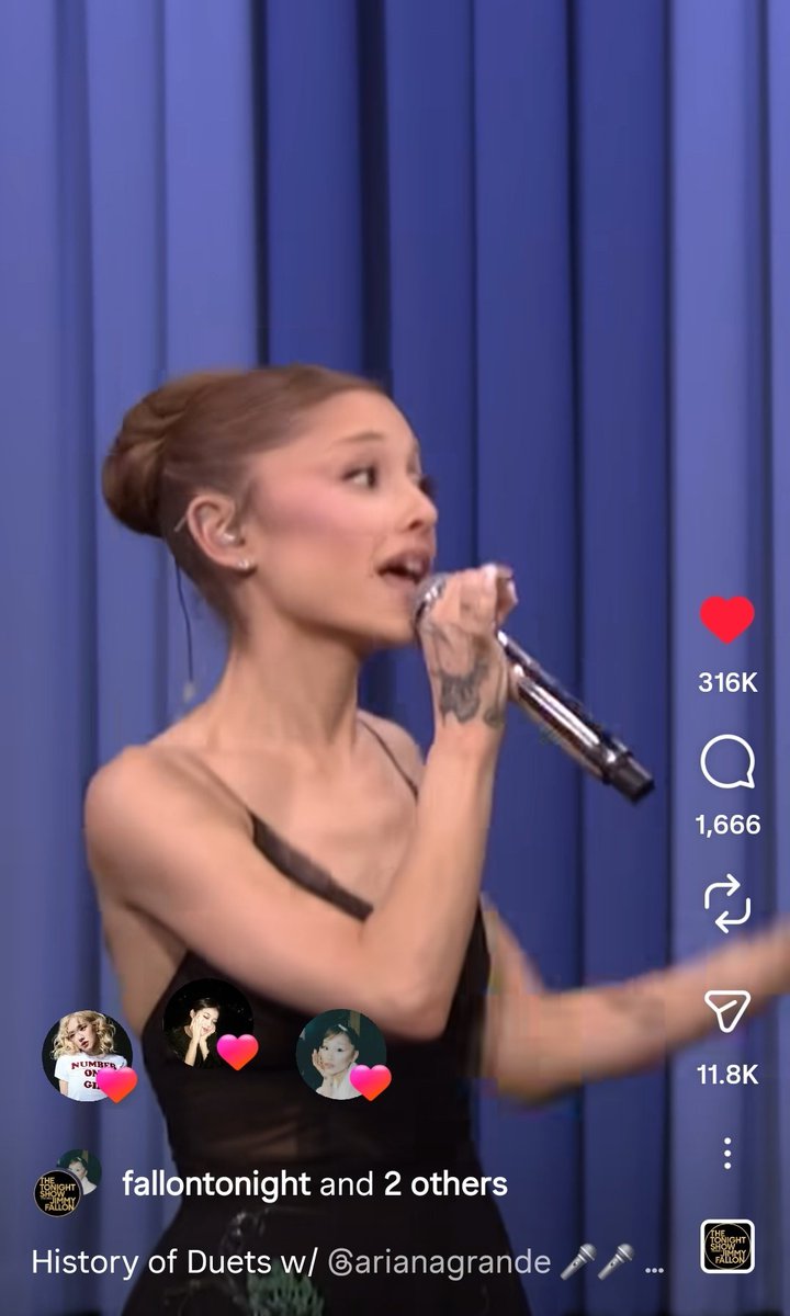 ColourMeBlue99's tweet image. #ROSÉ liked Ariana's reel