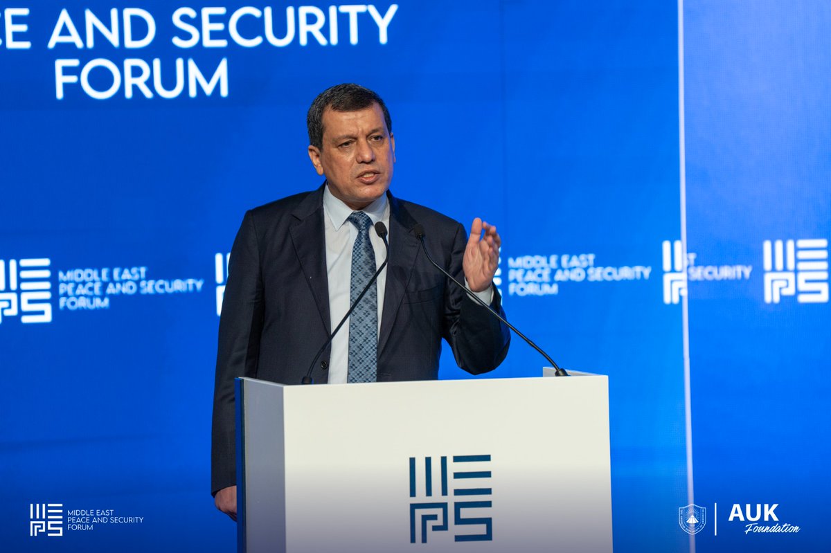 rojnamevan47's tweet image. DSG Genel Komutanı General Mazlum Abdi, Ortadoğu Barış ve Güvenlik Formu kapsamında Duhok’ta konuştu:
&quot; turkiye bizi tehdit olarak görmemeli.&quot;
Formda turkiyeden gelen yetkililer de bulunuyor.
Abdi ilk defa doğrudan turkiyeyi muhattap alarak konuştu.
#Meps2025 #MazlumAbdi #rojava