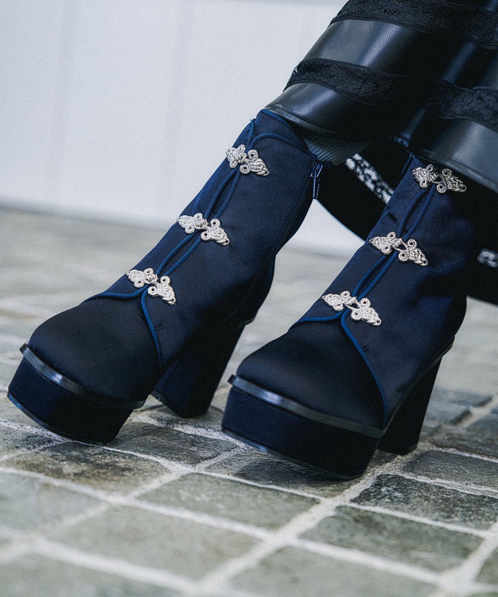 HARE_jp's tweet image. 人気のチャイナパーツがポイントの
モードなチャンキーブーツが登場！

#HARE #ハレ #ハレレ
▽詳細はこちら！
x.gd/KAuj1