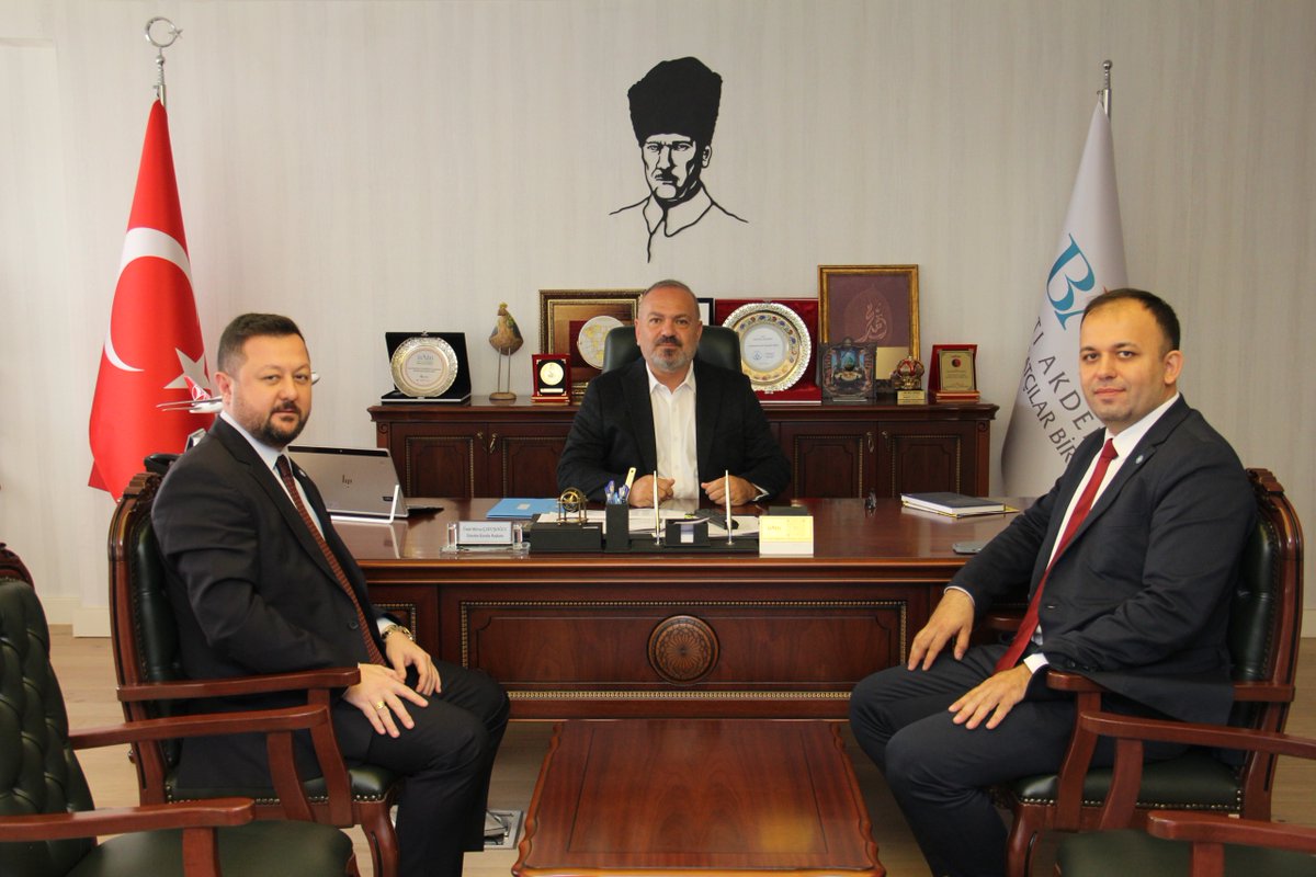 antiyiparti07's tweet photo. İl Başkan Yardımcılarımız Aydın Bülbül ve Cihat Gökalp İl Başkanımız Ali Adnan Kaya'yı temsilen Batı Akdeniz İhracatçılar Birliği (BAİB) Başkanı Ümit Mirza Çavuşoğlu'nu ziyaret ederek 3. Olağan İl Kongremize davet ettiler.

@MDervisogluTR 
@HasanToktasTR 
@Yucel_Kesen 
@iyiparti https://t.co/pjp82mi00C