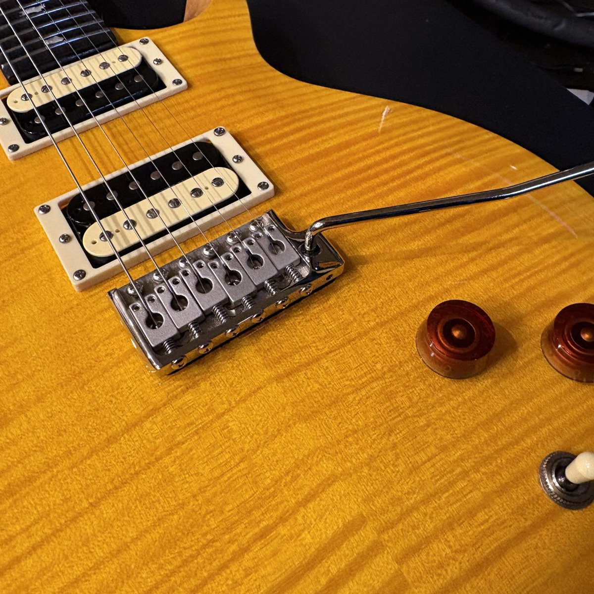 mojo_guitars's tweet photo. Paul Reed Smith(PRS) SE Santana
2019年韓国製　状態はとても良いです。

https://t.co/aDooz7FBB5
https://t.co/vxWVfc193r

MOJOGUITARSでは楽器の買取・委託も承っています
お気軽にお問い合わせください https://t.co/xDeH8Jzx1u