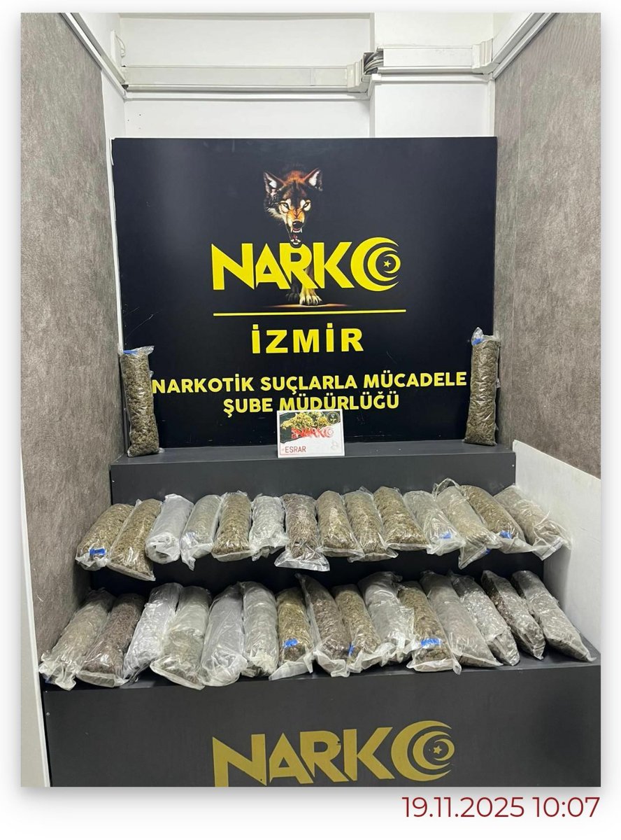 İzmir’de uyuşturucu operasyonu: 23 kilo 517 gram skunk esrar ele geçirildi egedenmedyahaber.com/izmirde-uyustu… <a href="/EgedeMedyaHaber/">EGEDEN MEDYA HABER & EKREM ÖRSOĞLU</a>