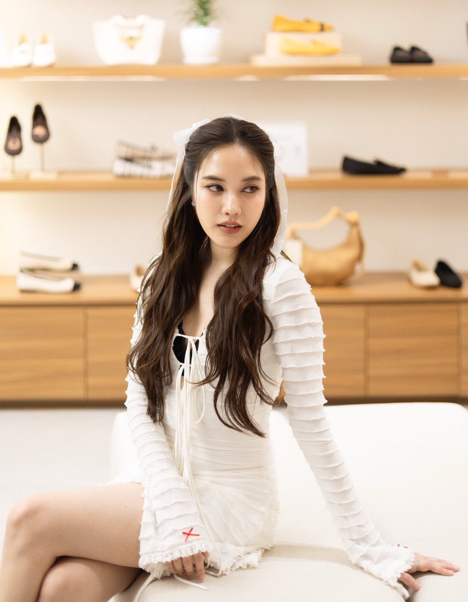 chang_frbeck's tweet image. The delicate beauty of every moment🤍

SAROCHA X VIVAIA SIAM CENTER 
#FREENxVIVAIATH 
#srchafreen 
#FreenSarocha