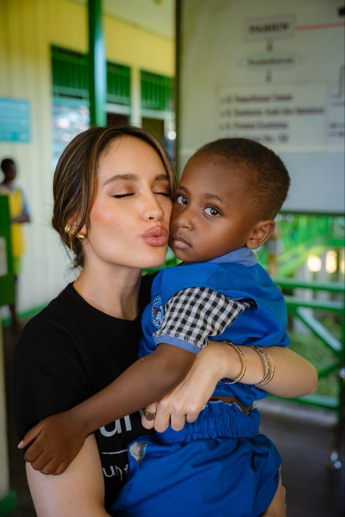 xcintakiehlx's tweet image. Thank you, Papua. For teaching me. For grounding me. For loving me back in your own quiet way. 

Sampai bertemu lagi. ❤️