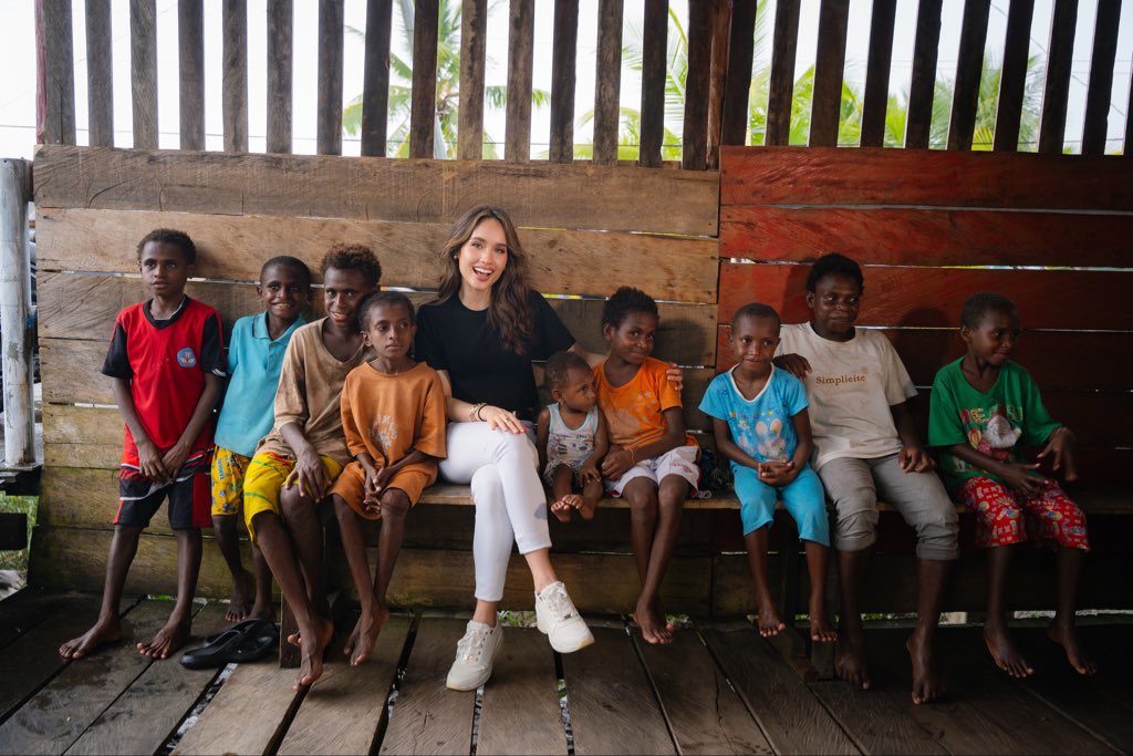 xcintakiehlx's tweet image. Thank you, Papua. For teaching me. For grounding me. For loving me back in your own quiet way. 

Sampai bertemu lagi. ❤️