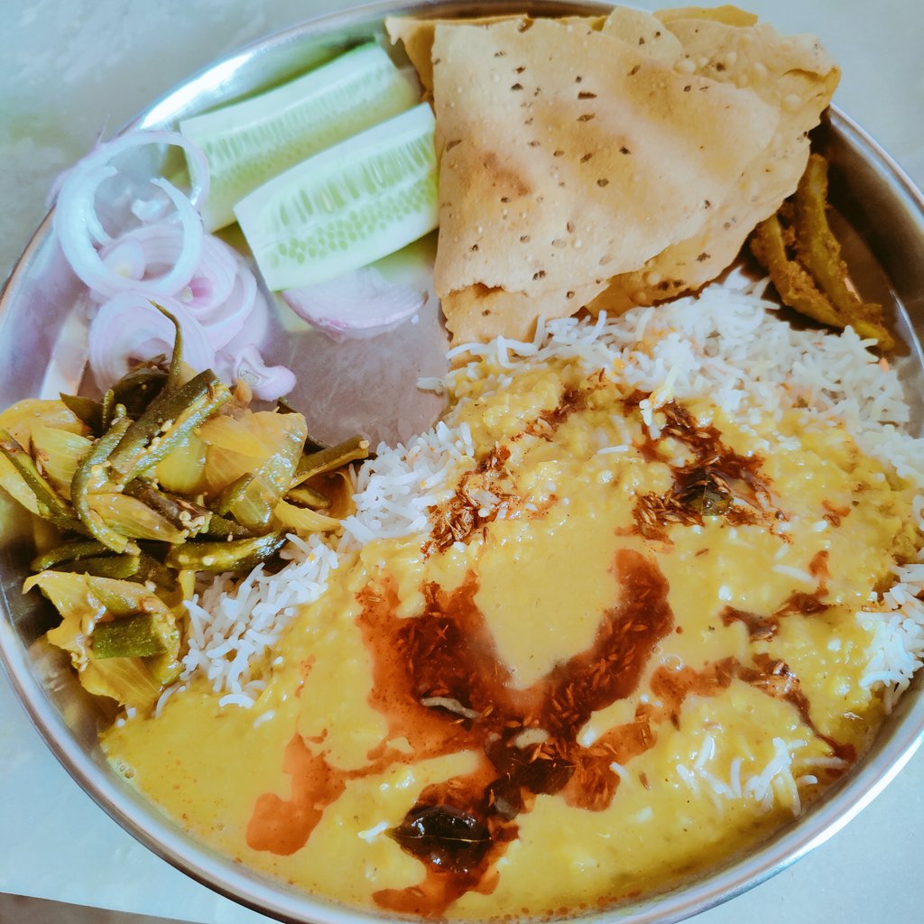 chandkpaarchalo's tweet image. My comfort Food
#LunchBreak