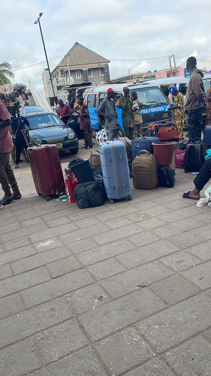 debbdgreat's tweet image. This country is a joke!!
I am traveling to Plateau for my NYSC camping.
I have been at the car park since around 6am.And I am still there till now.If you try to speak out,they will tell you that they will refund your money!I paid 32,500 for transportation from Ibadan to Jos. No…