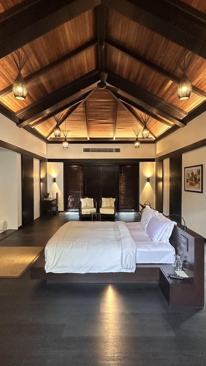 The Gallivanter's Guide tweet media