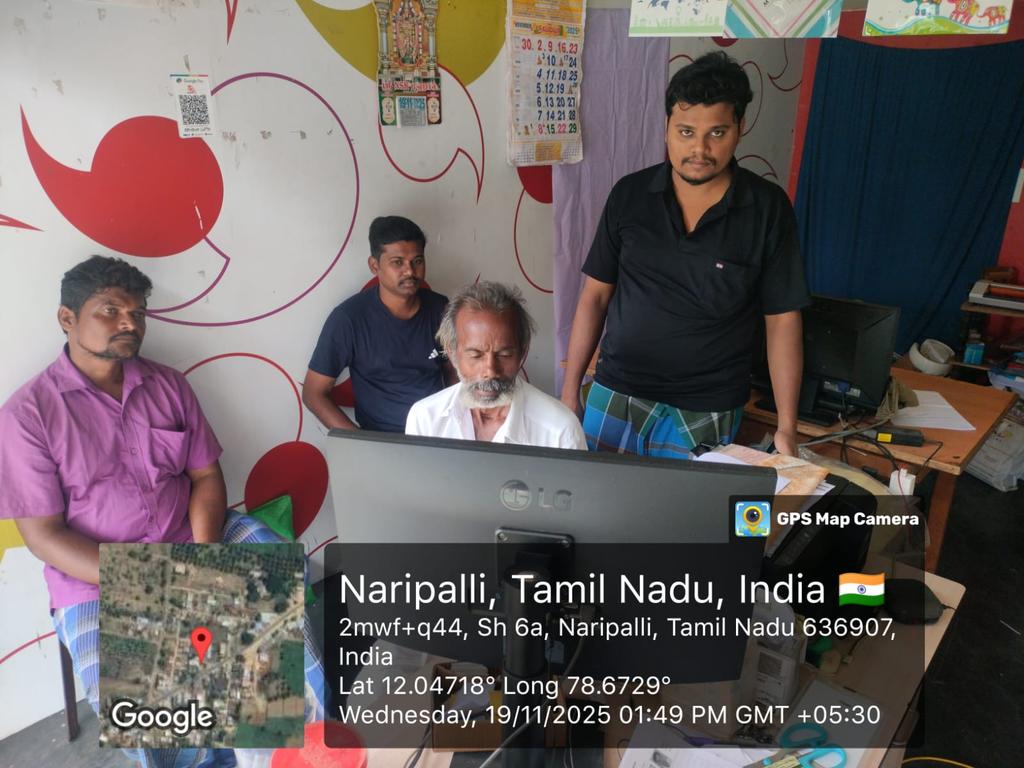 Dharmapuri Narippalli VLE Govindalingam telecasting Honorable PM live event to farmers at his CSC 

<a href="/csc_south/">Vinod Kuriakose</a> <a href="/CSCegov_/">CSCeGov</a>