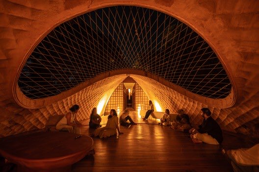 indiaincolours's tweet image. A bridge harmonized with nature, BRIDGE HOUSE by WALLMAKERS, in KARJAT, INDIA
#indianarchitecture #archindia #architecture