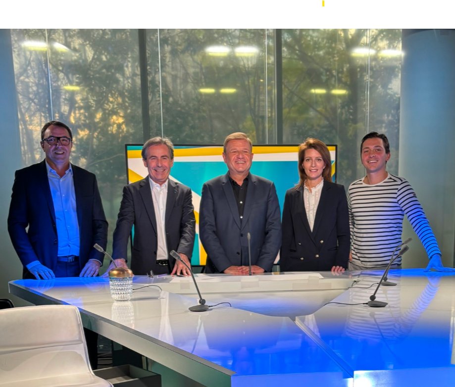 Hier, Augustin Dumont a participé à l’émission Pari ETI sur <a href="/bfmbusiness/">BFM Business</a>, animée par <a href="/patricebegay/">Patrice Bégay</a>, pour échanger sur la jeunesse &amp; l'écologie. À découvrir bientôt à la TV et à la radio ! 🌿✨ #PariETI #Leadership #Tourisme #BFMTV