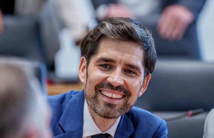 „Zukunft gelingt, wo Bildung verbindet“: Teuber stellt Digitalstrategie vor

Zum Artikel: lokalo.de/artikel/390280…