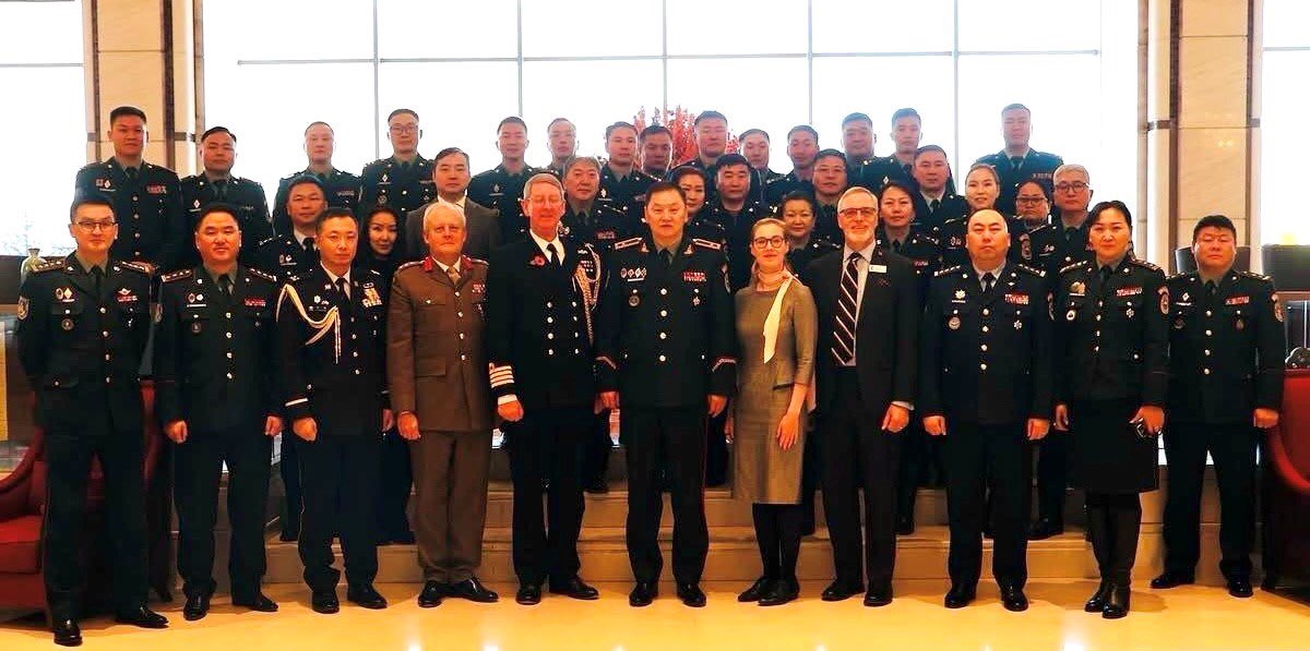 ModJapan_en's tweet image. On 13th Nov, JMOD joined a Strategic Leadership Programme hosted by the UK for Mongolian military personnel in Ulaanbaatar, sharing JMOD’s efforts on #WPS and helping deepen participants’ understanding. We will keep working with partners like the UK to advance WPS in the region!