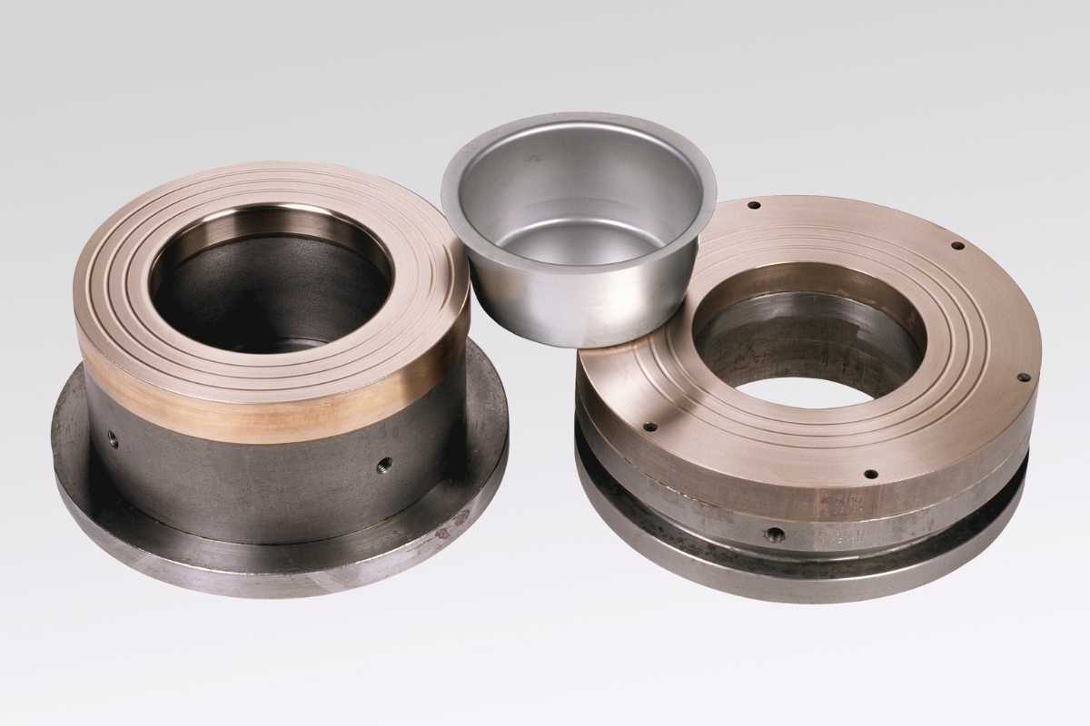 ampcometal's tweet image. When precision and durability matter, AMPCO® Aluminum Bronze outperforms conventional tool steels.

High hardness, compressive strength, and galling resistance make AMPCO® the ideal material for deep drawing tools.

Read more: hubs.la/Q03PRqkf0

#AMPCOMETAL #DeepDrawing