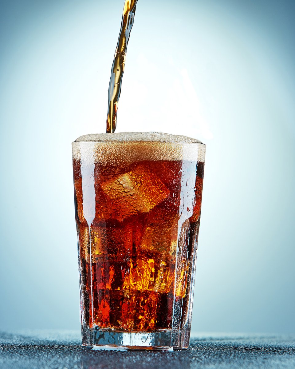 SuperUnide's tweet image. 🧋 El refresco de cola mantiene mejor el gas si lo sirves en vaso frío. El contraste de temperatura realza el sabor.

👉 unide-mirasierraclarin.es

#trucobebida #refresco #unide