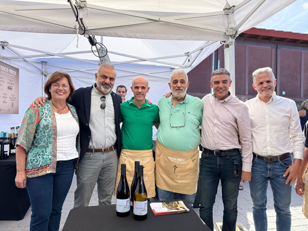 La Pequeña D.O.<a href="/DOMonterrei/">D.O.Monterrei</a> participa en el evento “Vinos y Viños” juntándose con otras dos Pequeñas D.O.’s canarias, como <a href="/AbonaVida_/">AbonaVida</a>
y Valle de Güimar, para de esta forma relanzar el consumo de producto con identidad propia