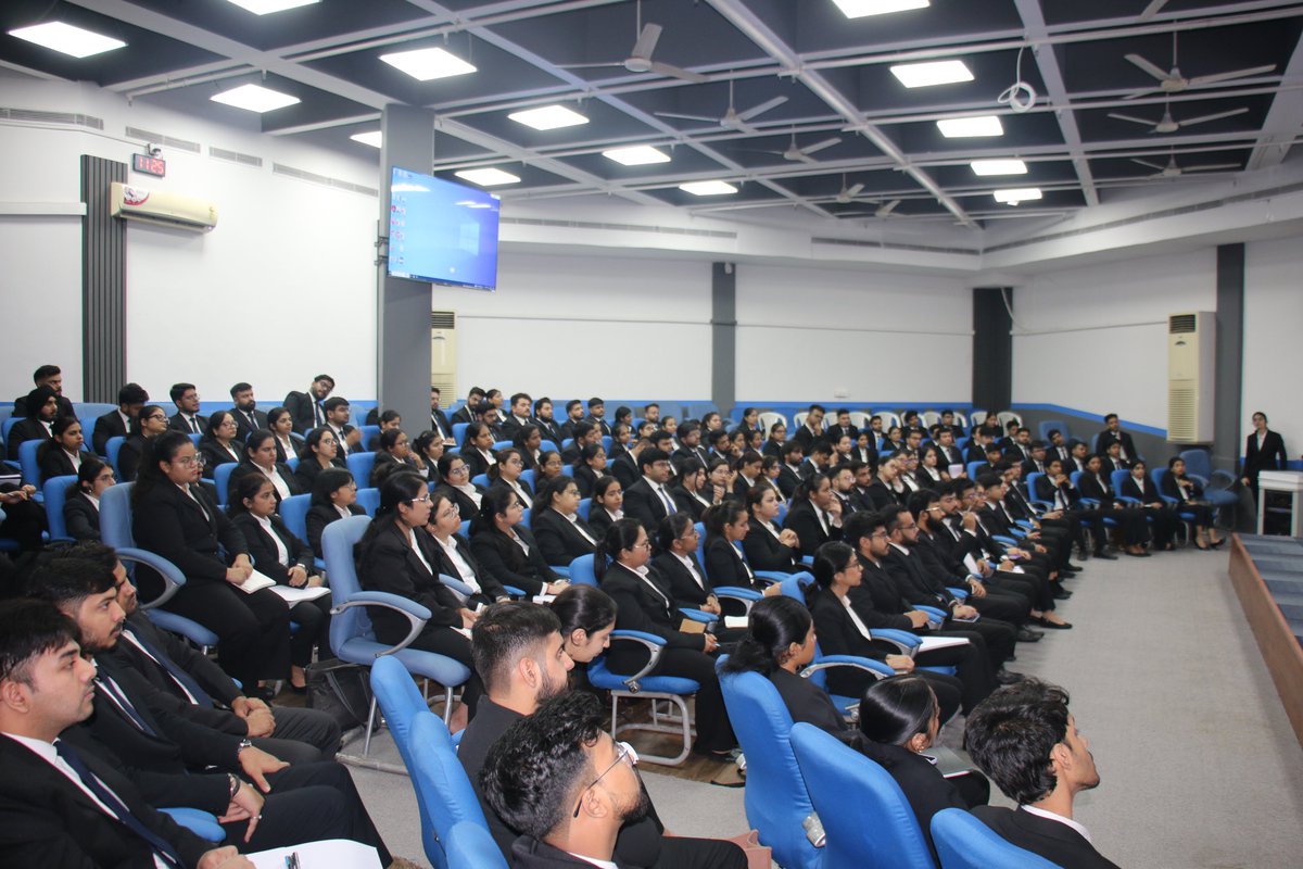 tallysolutions's tweet image. Jayati Singh, Chief Marketing Officer at Tally Solutions, interacted with the final-year PGDM batch at @FORE_Delhi, leading a session on “Making of a CMO – B2C &amp;amp; B2B Masala Mix.”

Jayati shared her journey and experiences, offering guidance, mentorship, and encouragement to…