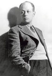 Dove vorrei andare? In nessun posto! Il mondo intero è in decadenza. Il «Moderno» è una catastrofe planetaria. [..] L'umanità è vecchia e non vede l'ora di organizzare il proprio sonno all’interno di un sistema da formicaio o da alveare. 

Pierre Drieu La Rochelle 🇫🇷 - Diario