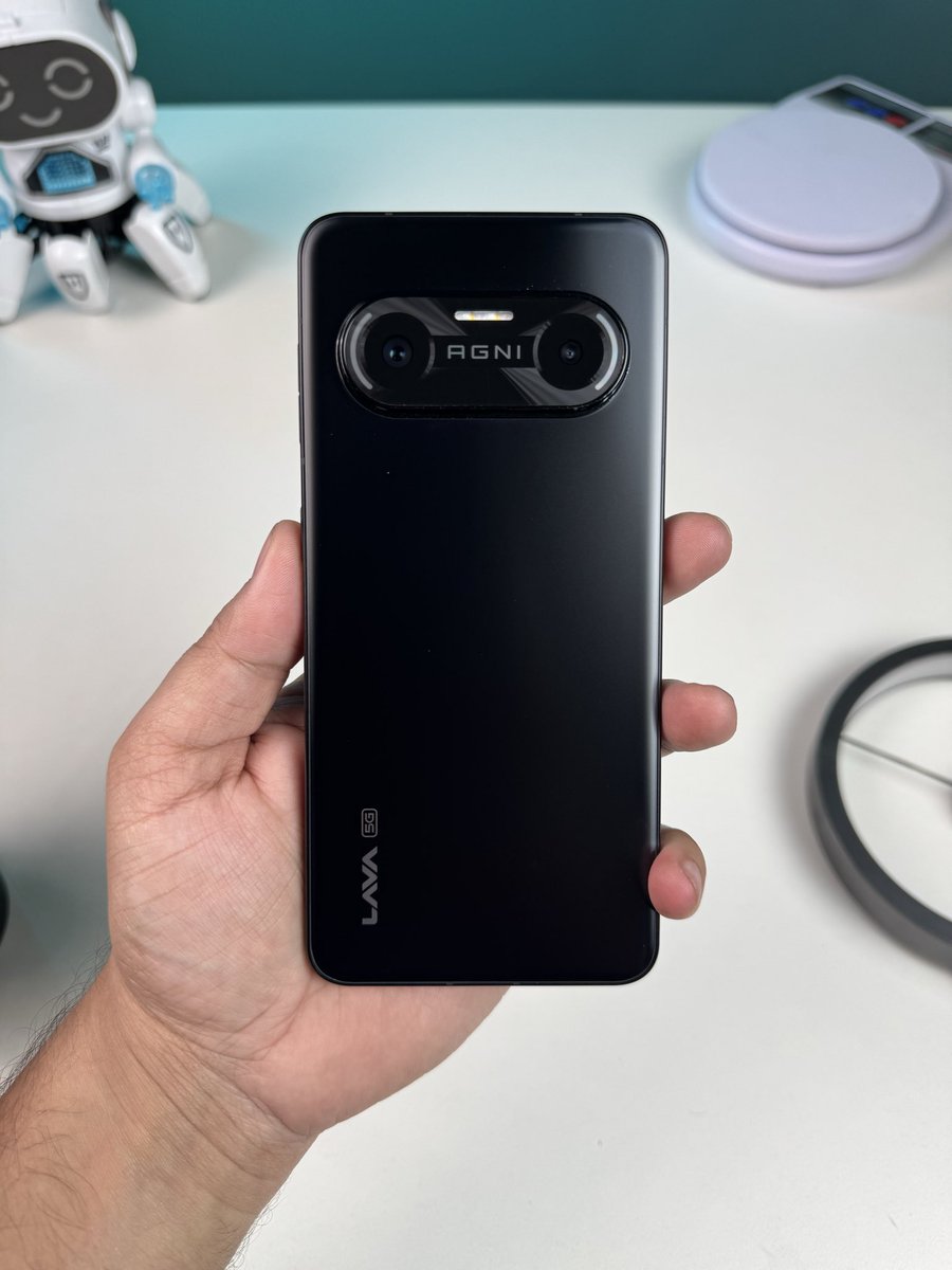 techknight_yt's tweet image. “Testing the Lava Agni 4 before its launch tomorrow 🔥
The display is stunning and the bezels are super thin—looks premium!
What do you think about the design? 👇✨

#LavaAgni4 #LavaAgni5G #TechReview #NewLaunch #SmartphoneReview #TechNews