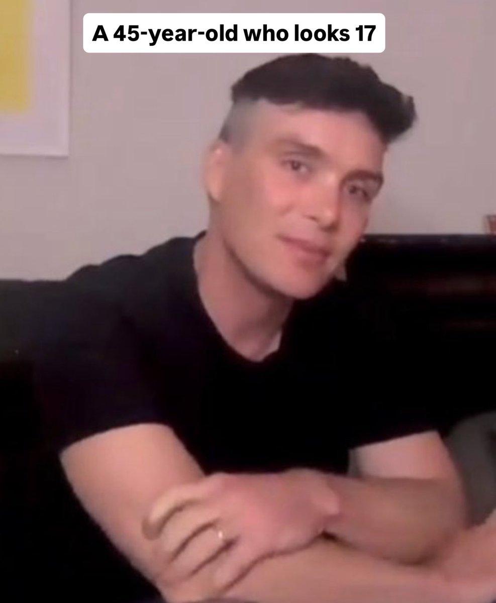 cilleon's tweet image. why are they kinda twinning