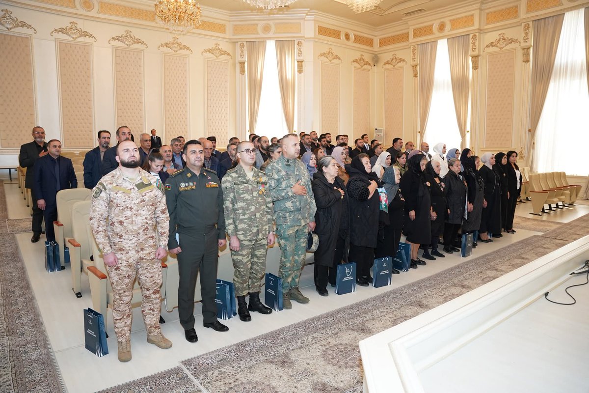 Noyabrın 19-da Dini Qurumlarla İş üzrə Dövlət Komitəsinin təşkilatçılığı ilə Abşeron rayonunda “Azərbaycançılıq: Milli ideologiyamızın zirvəsi” mövzusunda konfrans keçirilib. 

Ətraflı: scara.gov.az/az/xeber/media…

#diniqurumlarlaişüzrədövlətkomitəsi #maarifləndirmə