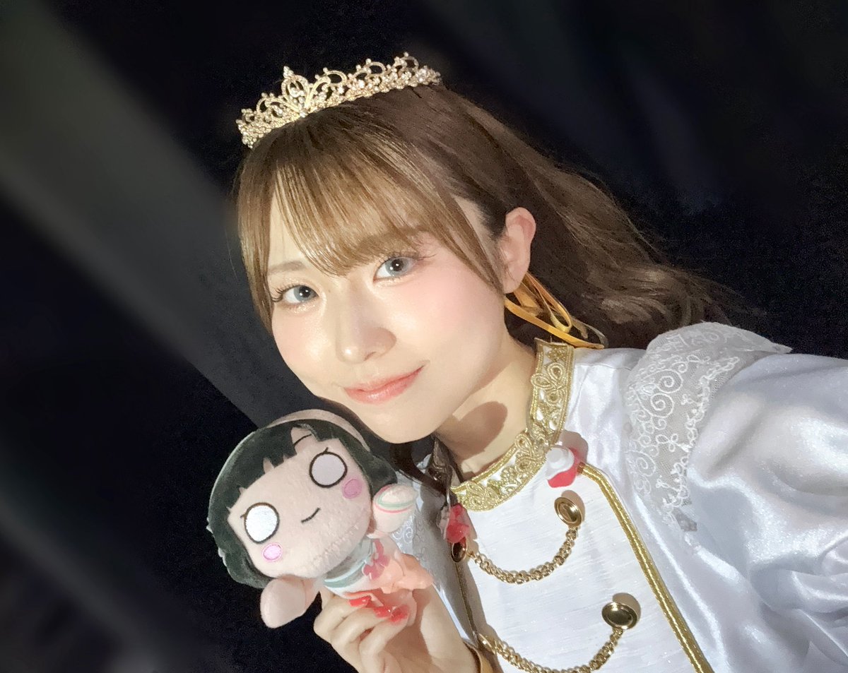 _mmiya_mm's tweet image. #蓮ノ空5th大阪Day1

ありがとうございました！今日も楽しかった！嬉しい気持ちが次から次に溢れてくる一日でした。
明日もよろしくお願いします、みんなゆっくりお休みください🙇

寝そべり吟ちゃん、ひーちゃんが貸してくれました。パワーもらいました。ありがとう🩵