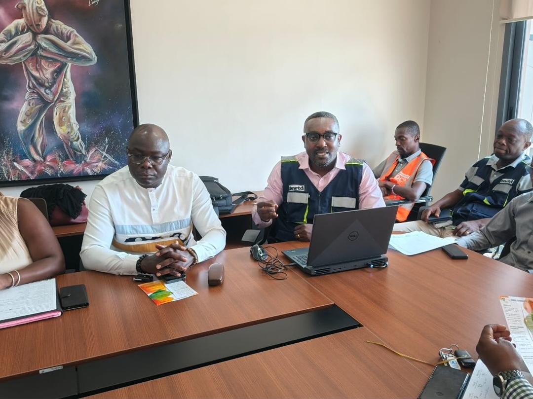 MINCOM_CI's tweet image. La DCP, conduite par Mme Michelle HOUPHOUET, a poursuivi sa mission de modernisation de l’affichage publicitaire à Bouaké ce 18 novembre 2025. Objectif : harmoniser les dispositifs et améliorer le cadre visuel urbain, conformément aux orientations nationales.
#MICOM