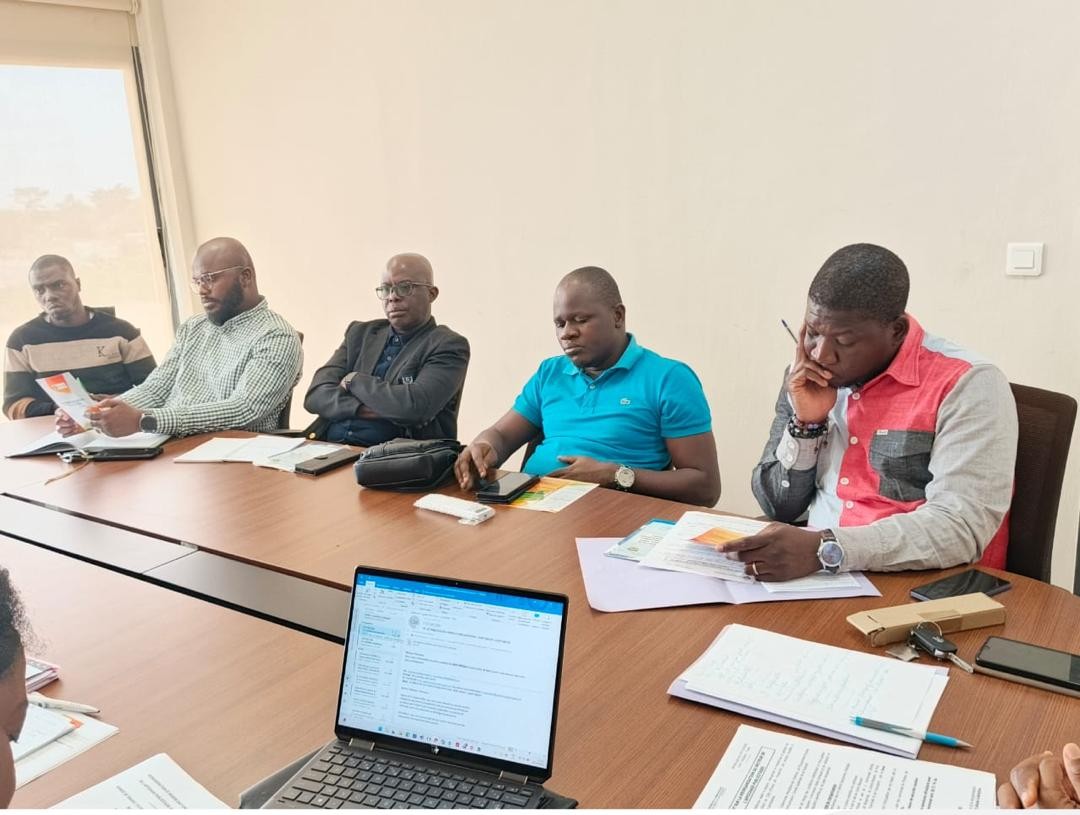 MINCOM_CI's tweet image. La DCP, conduite par Mme Michelle HOUPHOUET, a poursuivi sa mission de modernisation de l’affichage publicitaire à Bouaké ce 18 novembre 2025. Objectif : harmoniser les dispositifs et améliorer le cadre visuel urbain, conformément aux orientations nationales.
#MICOM