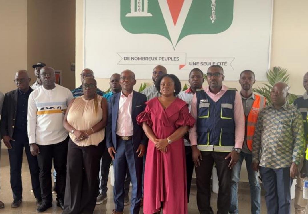 MINCOM_CI's tweet image. La DCP, conduite par Mme Michelle HOUPHOUET, a poursuivi sa mission de modernisation de l’affichage publicitaire à Bouaké ce 18 novembre 2025. Objectif : harmoniser les dispositifs et améliorer le cadre visuel urbain, conformément aux orientations nationales.
#MICOM