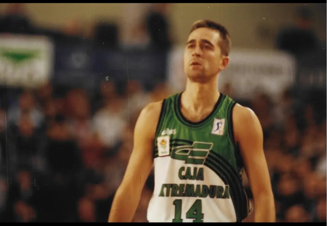 javibalmaseda1's tweet image. ➡️ Hoy cumple 5️⃣4️⃣ años un histórico de la ACB, 494 partidos y casi 20 temporadas en la máxima competición española.
✅ ¿QUÉ RECUERDAS DE ÉL? Muchas gracias por vuestras respuestas.
📷 Miguel Ángel Forniés.