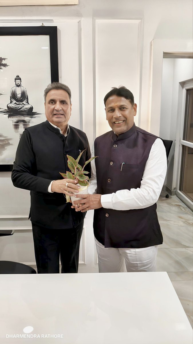 विधानसभा क्षेत्र अंता से नवनिर्वाचित विधायक एवं पूर्व मंत्री श्री प्रमोद जैन भाया जी आज आवास पर पधारे।

उपचुनाव में मिली ऐतिहासिक जीत पर उन्हें हार्दिक बधाई दी और जनसेवा के उनके अगले सफ़र के लिए मंगलकामनाएँ प्रेषित की।
<a href="/PramodBhayaINC/">Pramod Bhaya</a> <a href="/INCRajasthan/">Rajasthan PCC</a> <a href="/ashokgehlot51/">Ashok Gehlot</a> <a href="/GovindDotasra/">Govind Singh Dotasra</a>