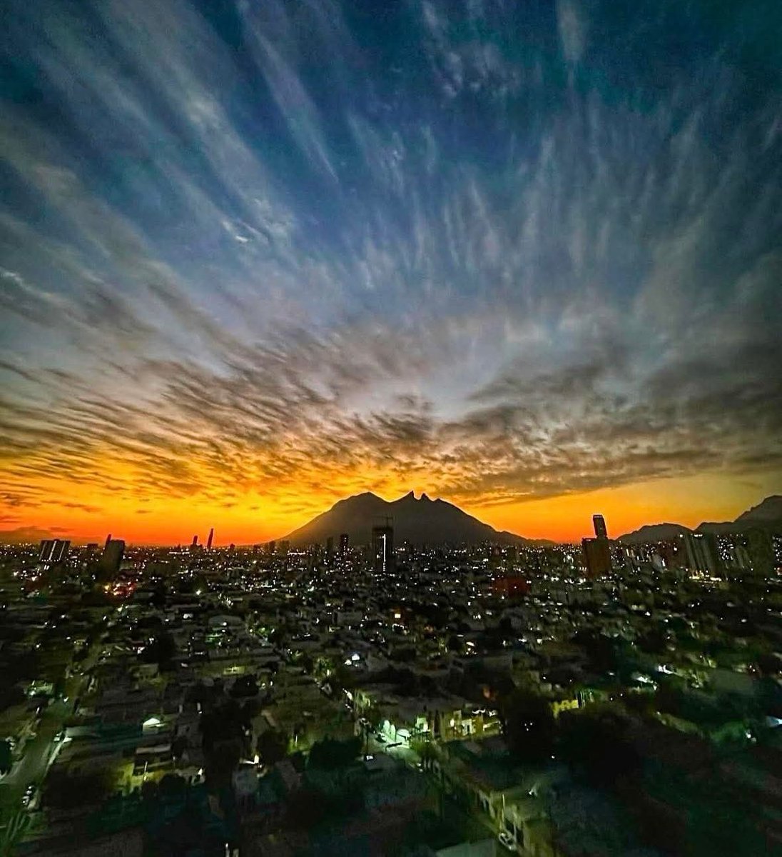 Los amaneceres regios son de otro nivel !!!