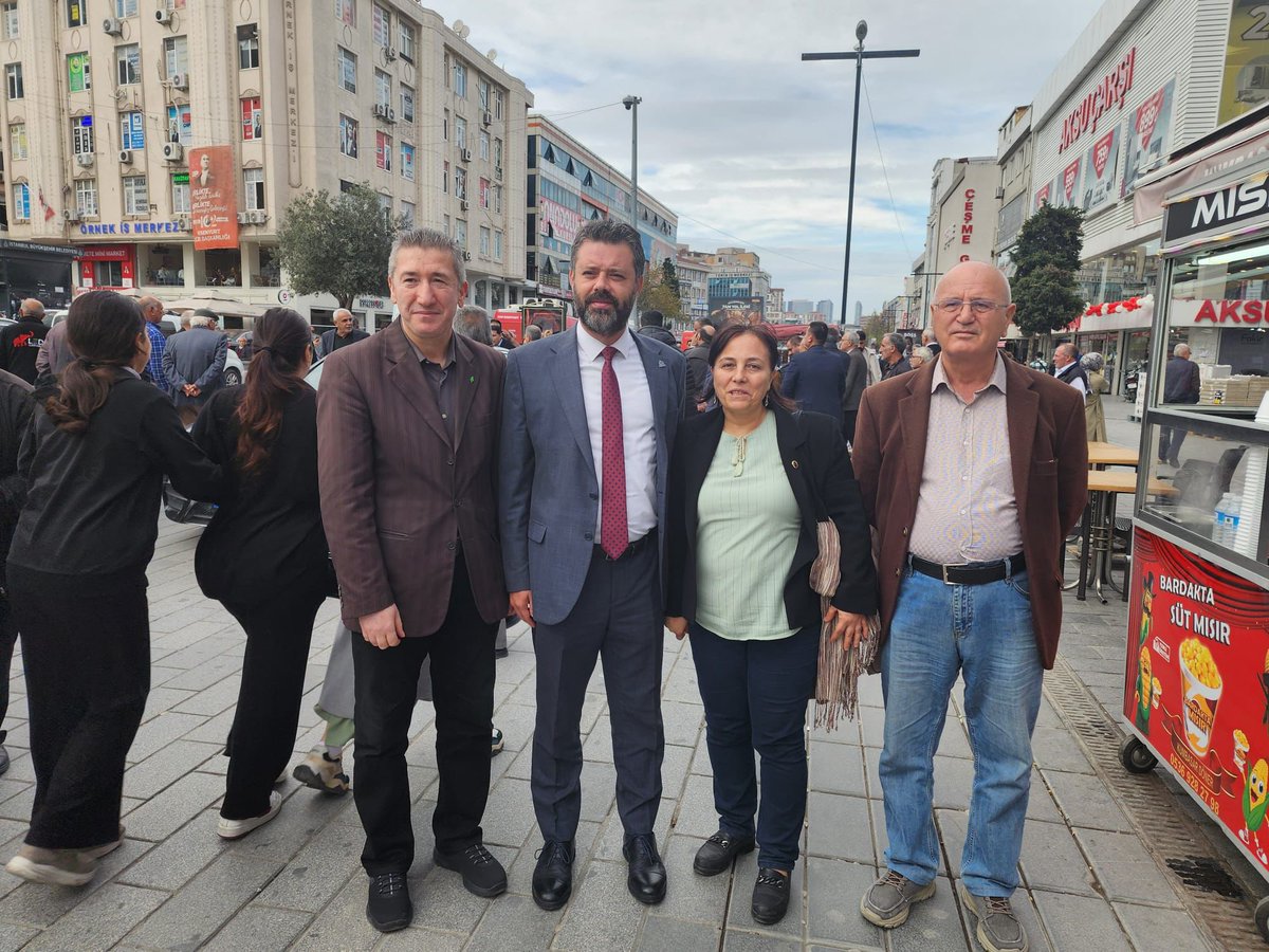 Esenyurt Belediye Başkanımız Sn. Ahmet Özer’i ziyaret ederek tahliyesine duyduğumuz sevinci kendisine ilettik.

Tutuklu bulunan belediye başkanlarımızın da bir an önce özgürlüklerine kavuşmaları en büyük temennimiz… 🙏🏻