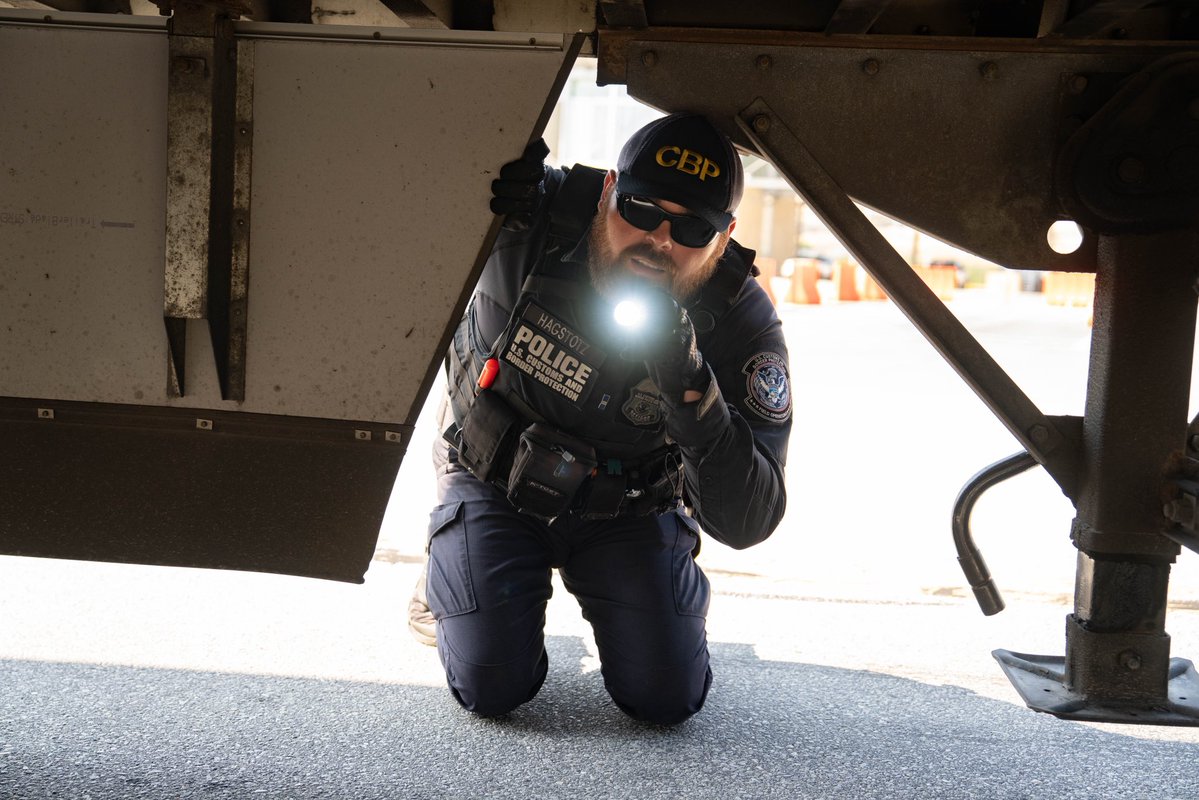 DFOSeattle's tweet image. You can call us professionals at hide and seek. 🇺🇸💥 @cbp #OFOproud #CBP #BorderSecurity #NationalSecurity