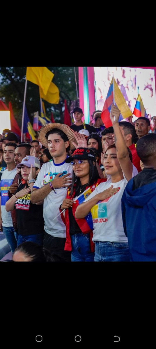 AnaGPinto1's tweet image. Los CBBI (nacidos el #15Nov) están en la calle, articulando la movilización masiva para la Consulta.
#ComunaONada
#UnleashDracarys🔥🐉