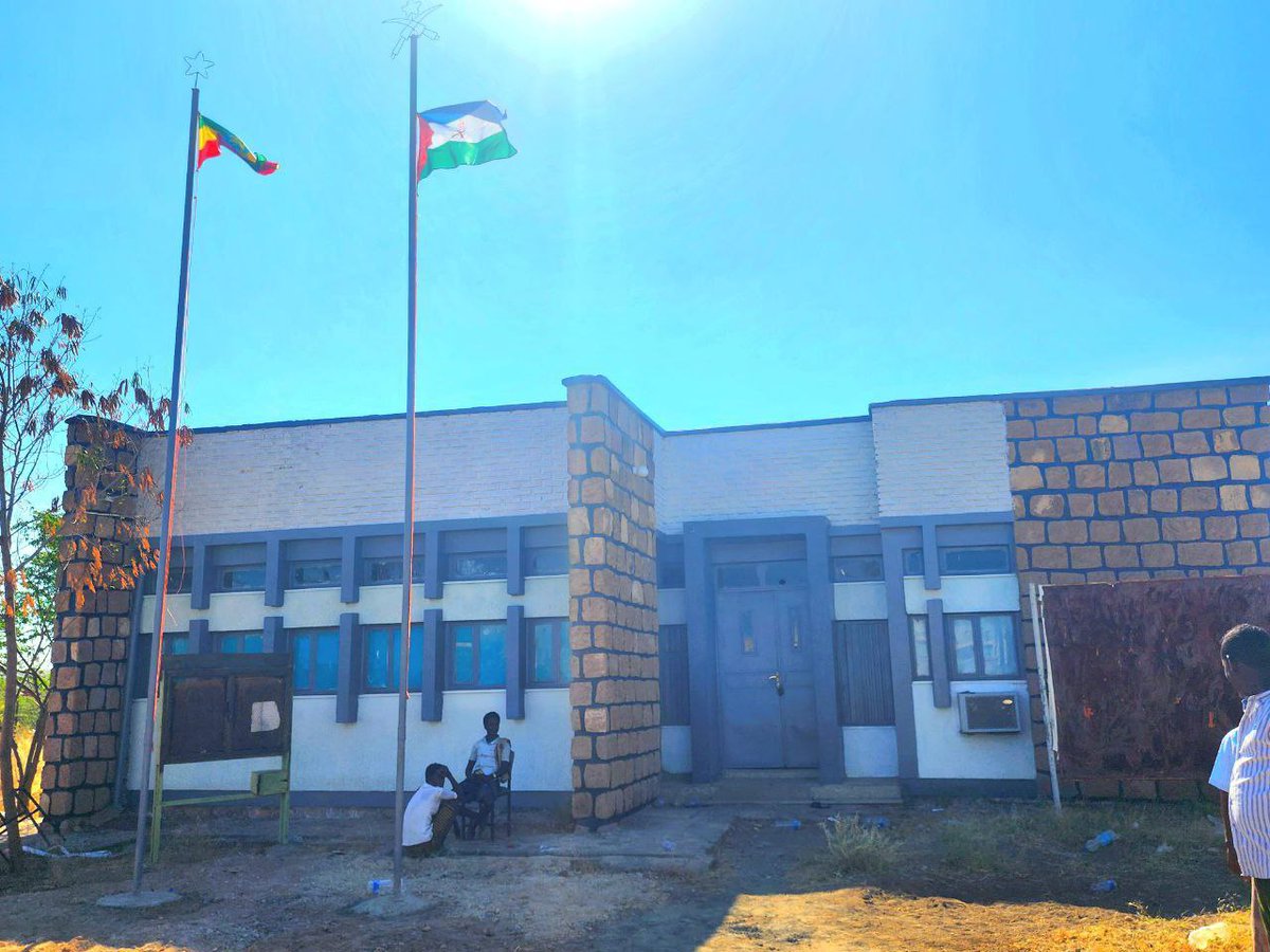 HameduInahaba's tweet photo. ተቋማዊ ሪፎርም ያስፈልጋል አፋር ክልል ገዋኔ ወረዳ
~የተቋማቂ ሪፎርም ትርክት ባለመገንባታችን በኋላቀርነት የምንታወቅበትን ታሪክ መቀየር ሳንችል ቆይተናል የነበሩት ክፍተቶች ምንም ያክል ቢገዝፉም ማጥበብ እንደሚቻል ማሰብ እና መረዳት ያስፈልጋል https://t.co/pMVGDPWilz