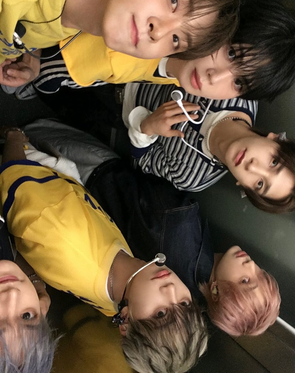 BAE173_member's tweet image. [#유준]

비에이 벌써 5살!! 😝

#BAE173 #비에이이173
#YOOJUN