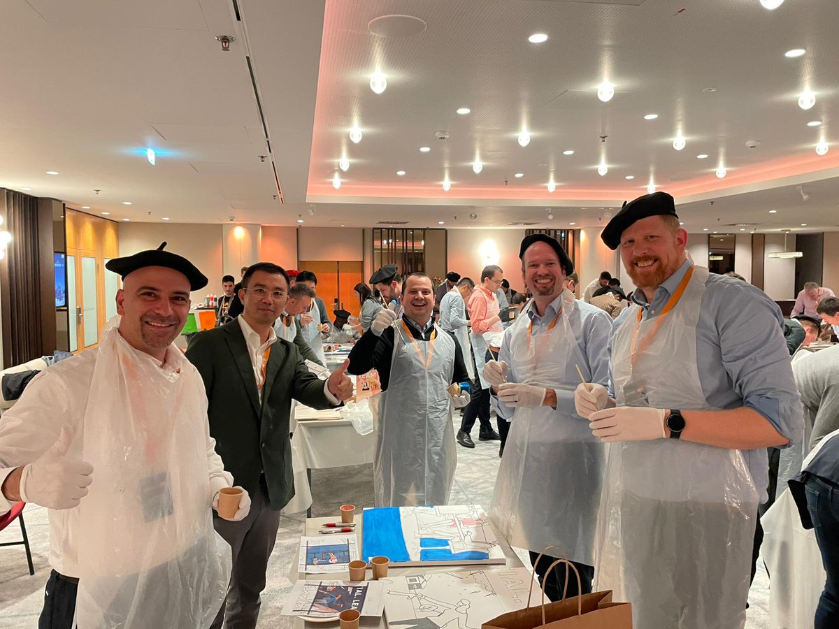 OrangeworksIE's tweet image. More pics from The Big Picture with TE Connectivity in Vienna 🎨🖼️ It’s not just about painting - it’s about perspective! Teams learn to connect the dots between individual effort &amp;amp; collective success 🤝 Creativity, communication &amp;amp; that “aha!” moment 👩‍🎨
#TeamDevelopment