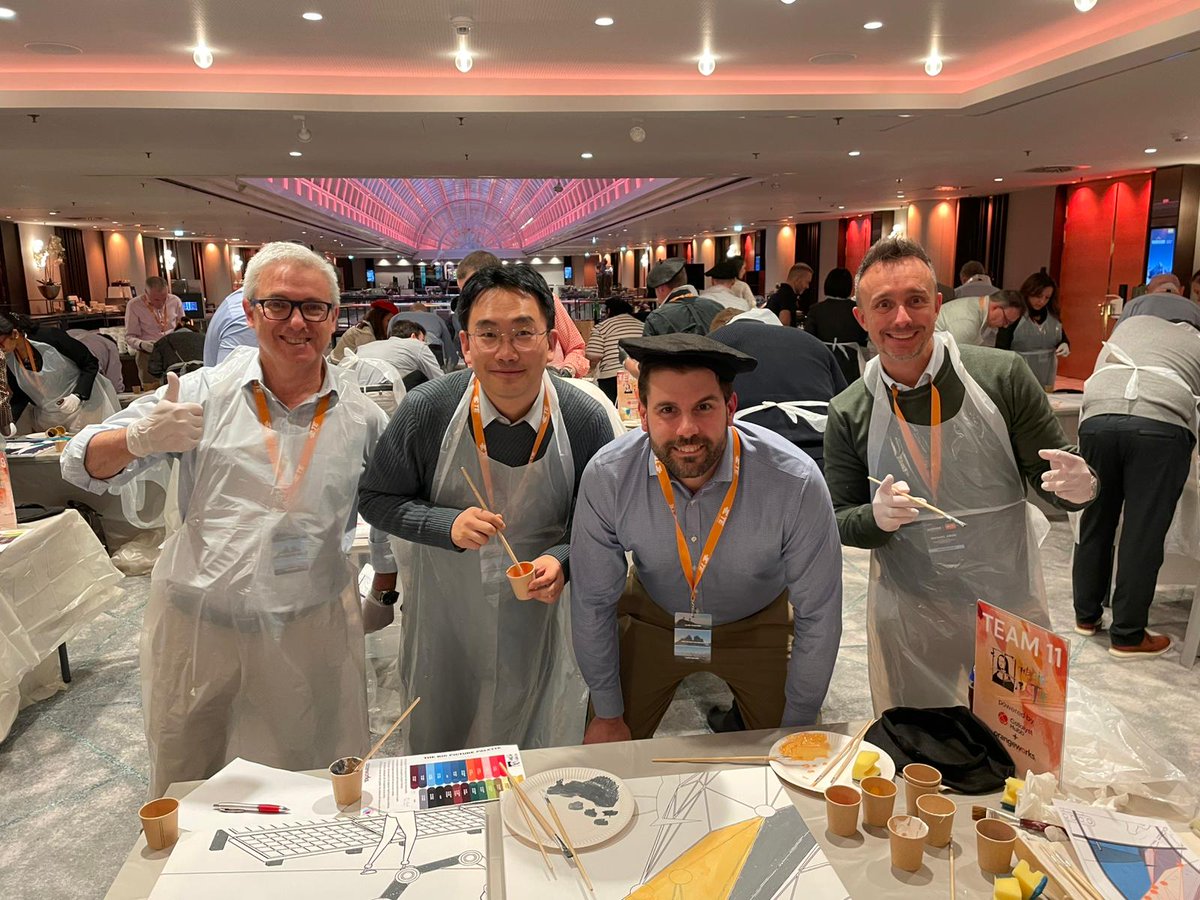 OrangeworksUK's tweet image. More pics from The Big Picture with TE Connectivity in Vienna 🎨🖼️ It’s not just about painting - it’s about perspective! Teams learn to connect the dots between individual effort &amp;amp; collective success 🤝 Creativity, communication &amp;amp; that “aha!” moment 👩‍🎨
#TeamDevelopment