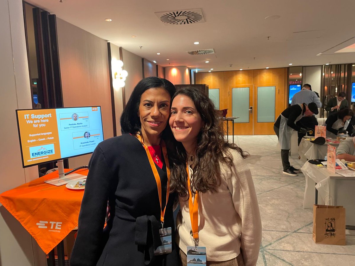 OrangeworksUK's tweet image. More pics from The Big Picture with TE Connectivity in Vienna 🎨🖼️ It’s not just about painting - it’s about perspective! Teams learn to connect the dots between individual effort &amp;amp; collective success 🤝 Creativity, communication &amp;amp; that “aha!” moment 👩‍🎨
#TeamDevelopment