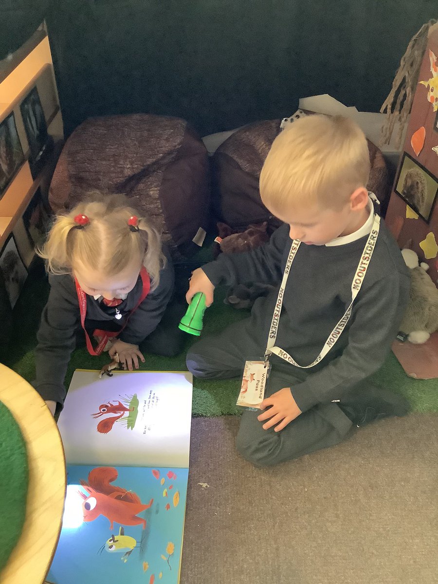 Cherrytreeclass's tweet image. Reading by torch light 👀