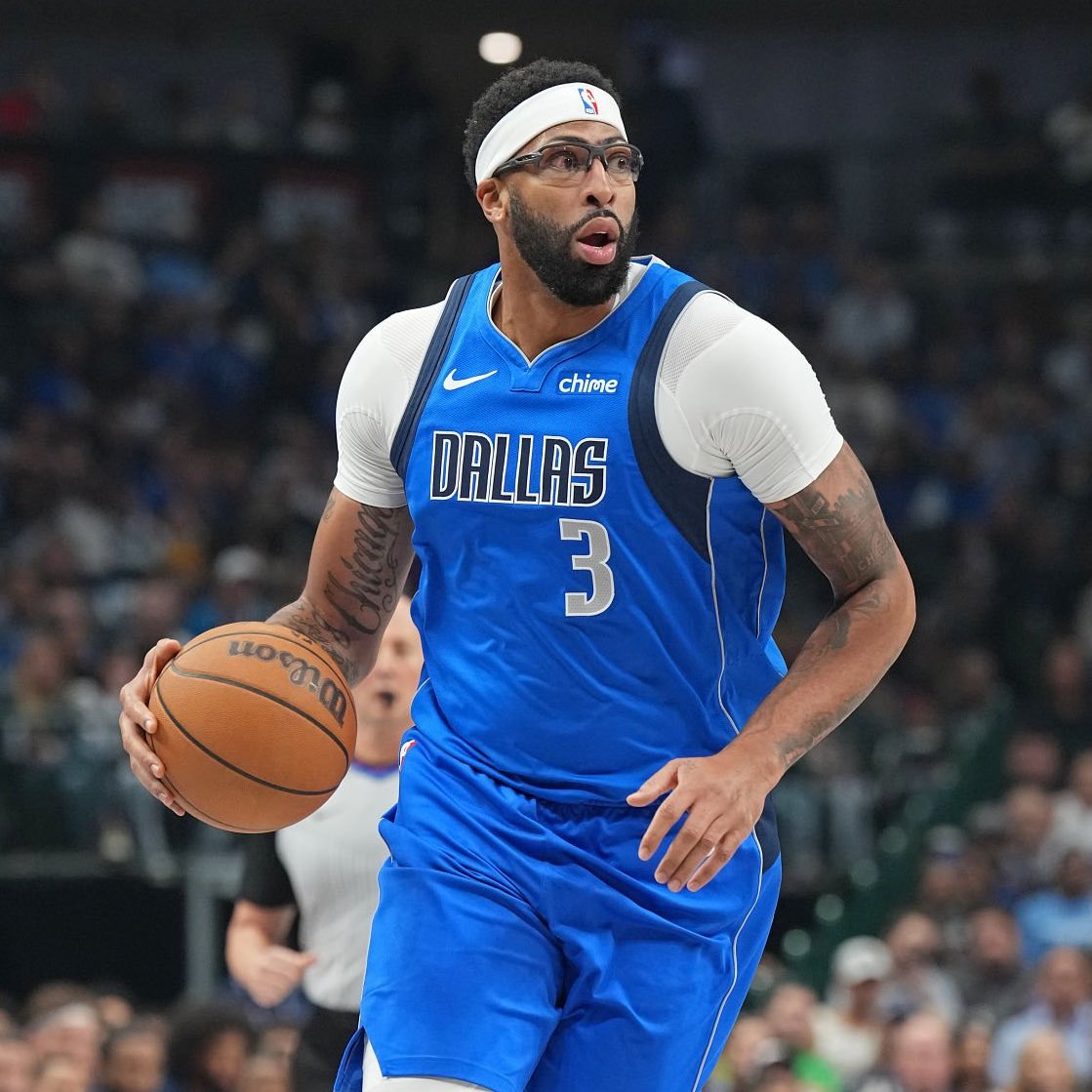 APH00PS's tweet image. Sources within the Dallas Mavericks say that the team will explore Anthony Davis trades before this season’s trade deadline, per @BannedMacMahon.

(via espn.com/nba/story/_/id…)